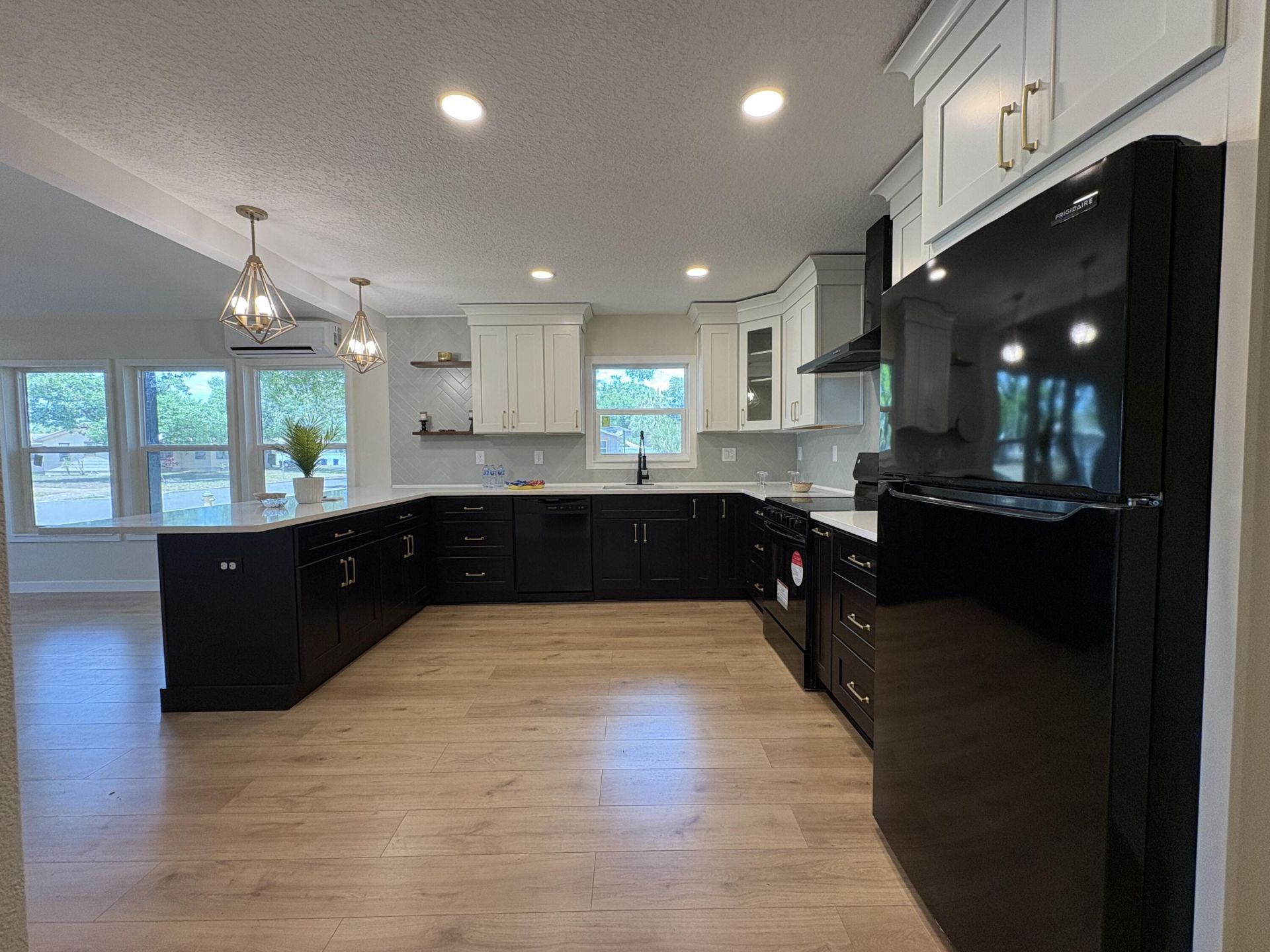 6948 Dartmouth Avenue N, Saint Petersburg, FL 33710 Photo