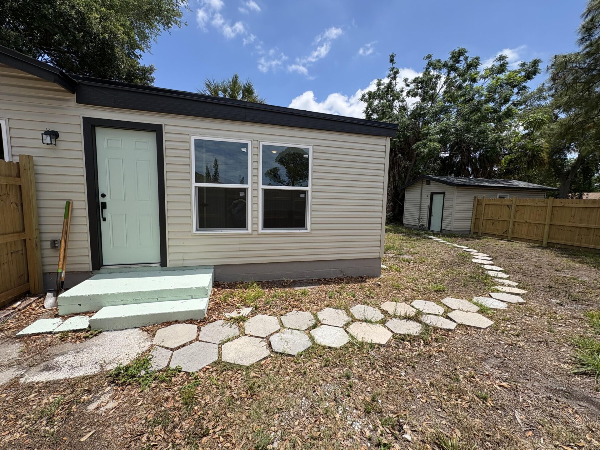 6948 Dartmouth Avenue N, Saint Petersburg, FL 33710 Photo