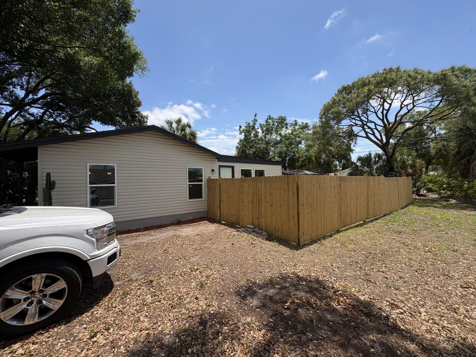 6948 Dartmouth Avenue N, Saint Petersburg, FL 33710 Photo