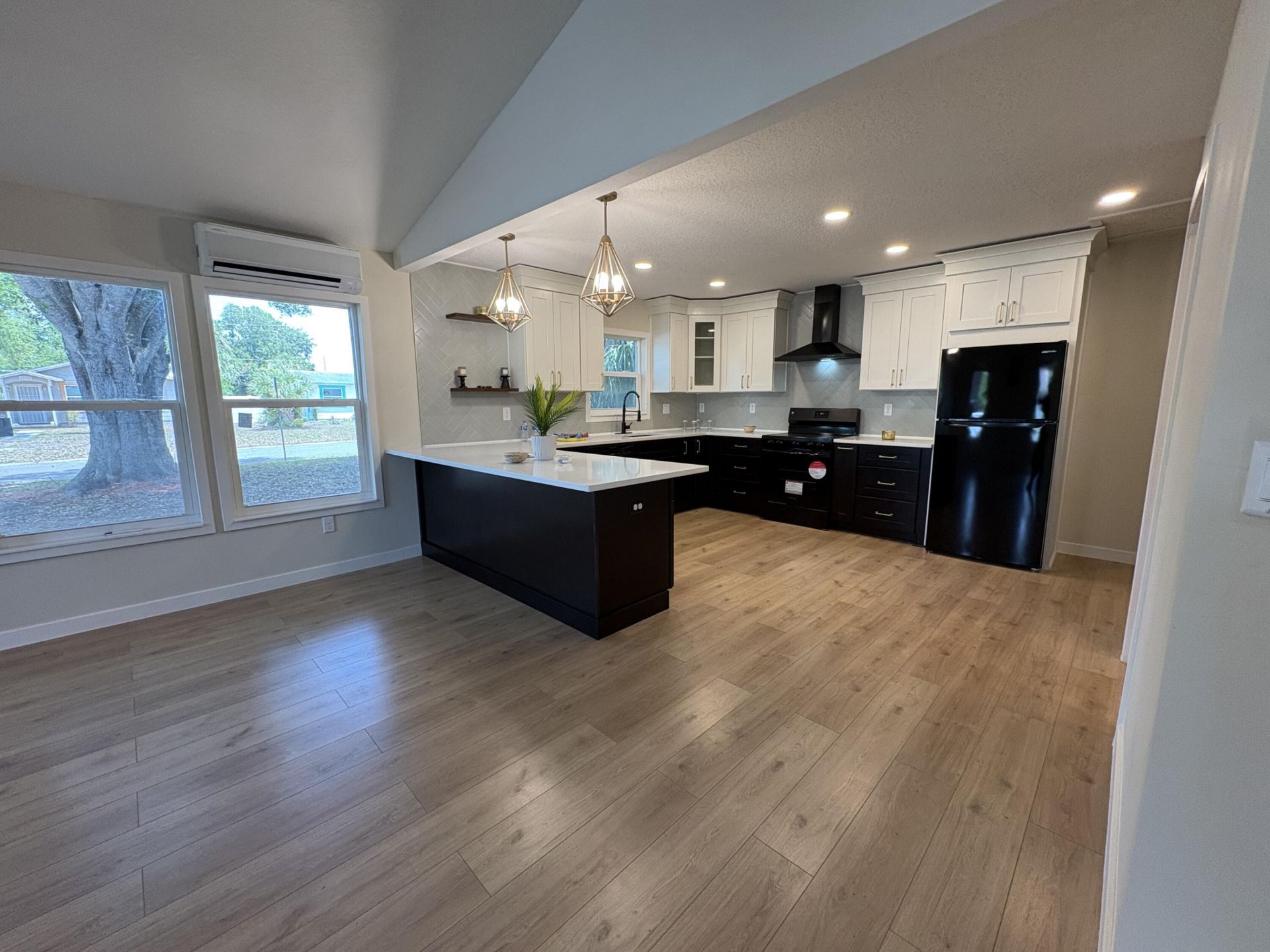 6948 Dartmouth Avenue N, Saint Petersburg, FL 33710 Photo