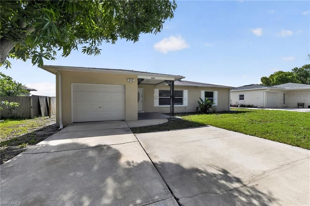 5235 Robin Ln N, Saint Petersburg, FL 33714 Photo