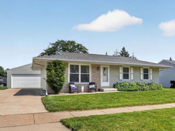 122 Bergstrom Boulevard, Cedar Falls, IA 50613