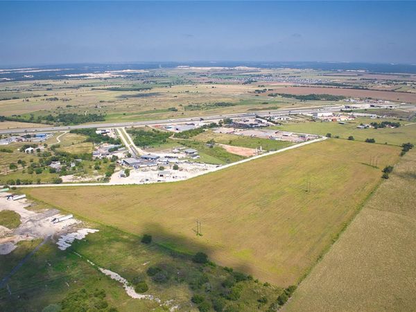 35 IH, Jarrell, TX 76537