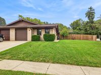 131 Innsbrook Drive, Streamwood, IL 60107 primary photo