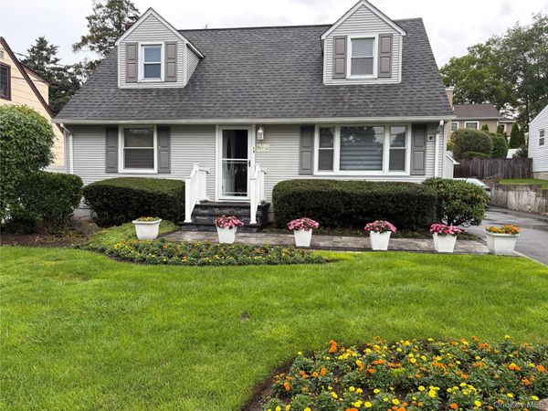 25 Long Street , Huntington Station, NY 11746