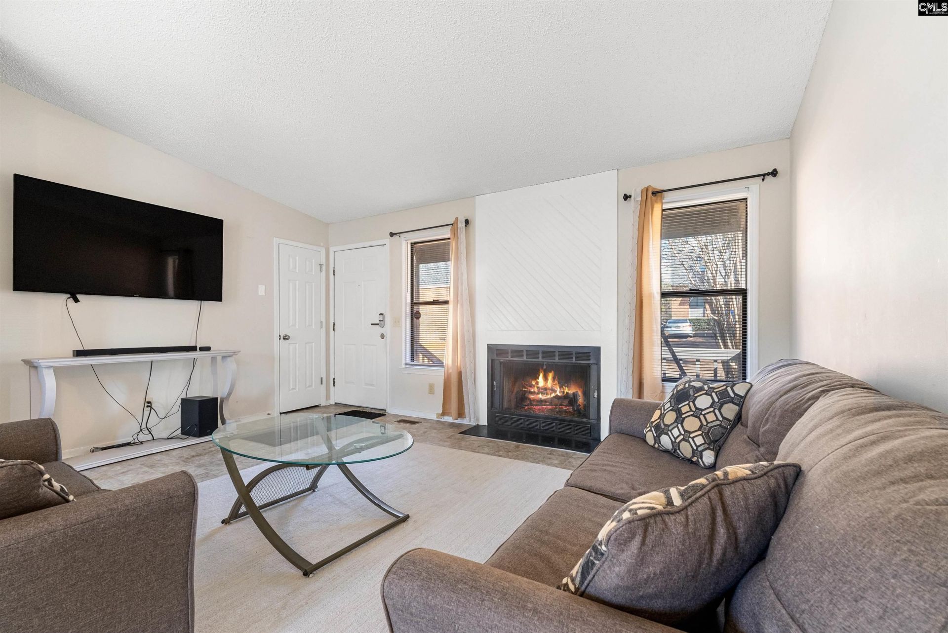 37 Canterbury Court  Photo 5