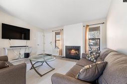 37 Canterbury Court  photo 4