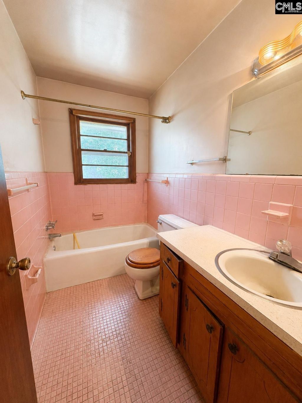 446 Holloway Street  Photo 11