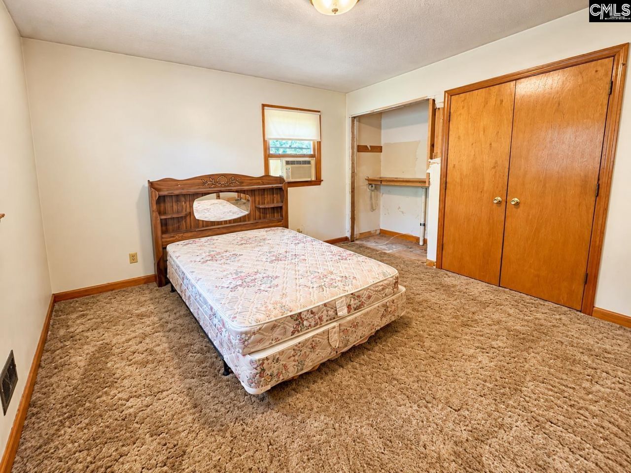 446 Holloway Street Photo 11