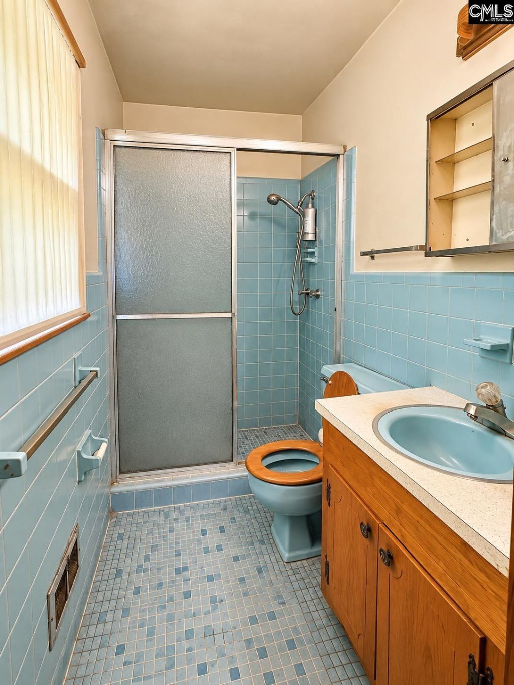 446 Holloway Street Photo 12