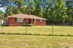 446 Holloway Street photo 4