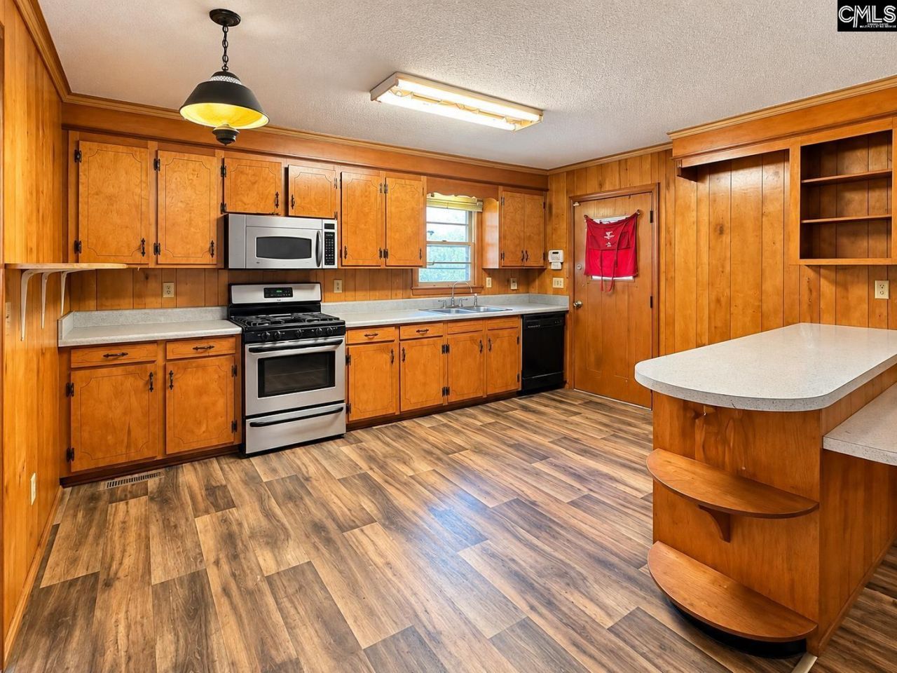 446 Holloway Street Photo 6