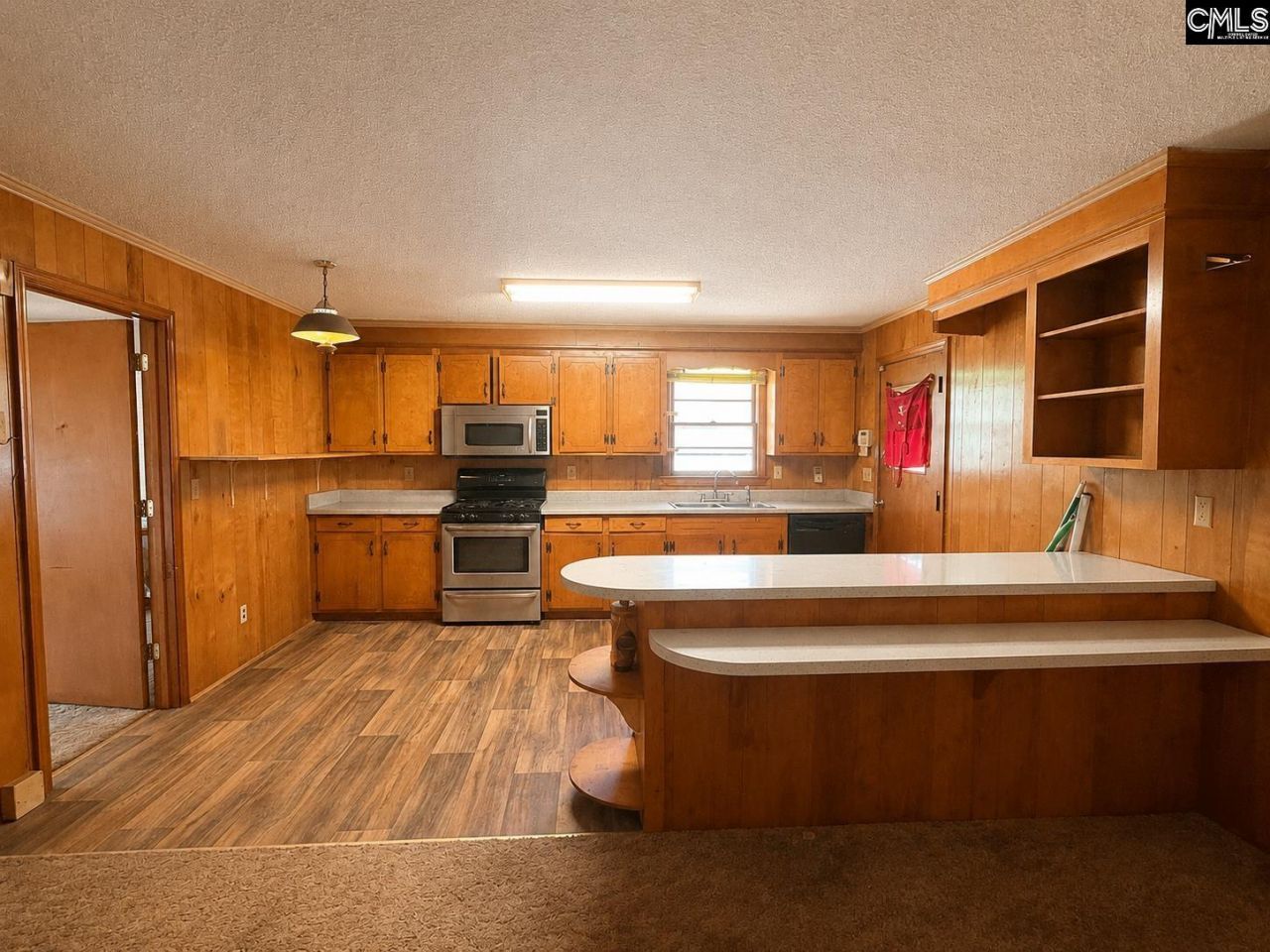 446 Holloway Street  Photo 7