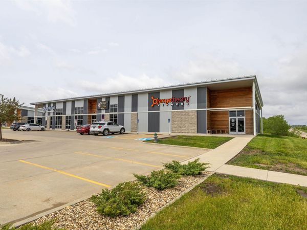 936 Viking Road, Cedar Falls, IA 50613