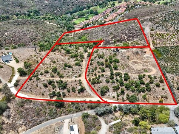 Twin Oaks Valley Rd. , Vista, CA 92084
