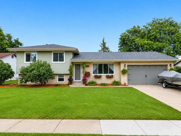 9375 Roosevelt Place , Crown Point, IN 46307