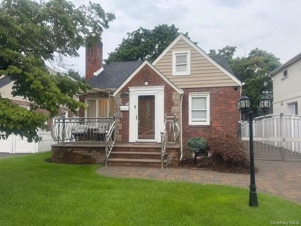 302 Oakford Street , West Hempstead, NY 11552