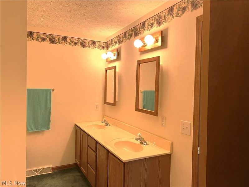 1013 Cherokee, Wapakoneta, OH 45895 Photo 15
