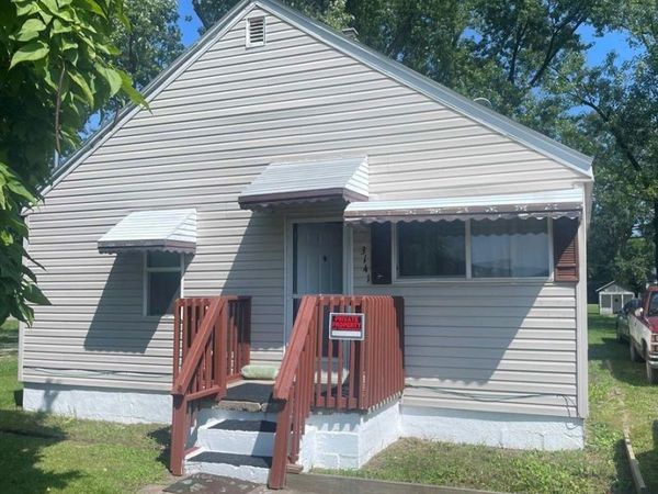 3141 Myrton Street, Burton, MI 48529