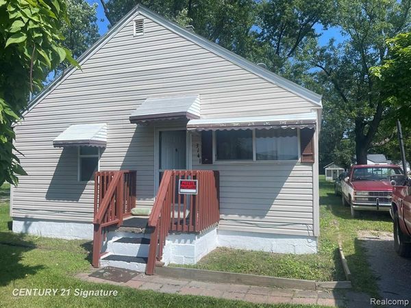 3141 Myrton Street , Burton, MI 48529