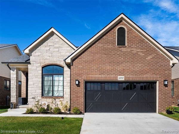 18727 Saint Matthew Drive , Macomb Twp, MI 48042