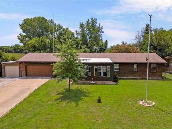 12086 Mike Road, Lexington, MO 64067