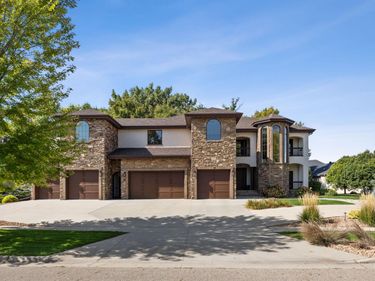 2010 5th Street E, West Fargo, ND 58078