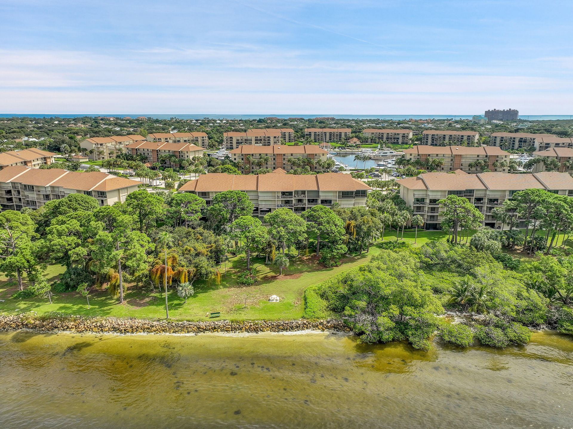 2001 Marina Isle Way, Unit 203, Jupiter, FL 33477 Photo