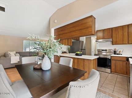 8570 Corrigan Way, Reno, NV 89506 Photo