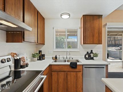 8570 Corrigan Way, Reno, NV 89506 Photo