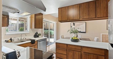 8570 Corrigan Way, Reno, NV 89506 Photo