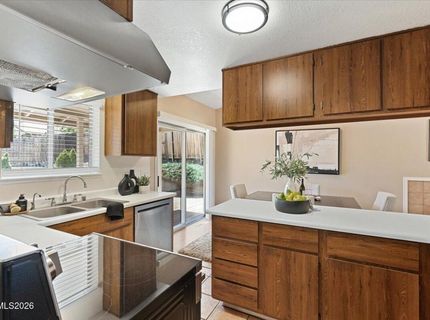 8570 Corrigan Way, Reno, NV 89506 Photo