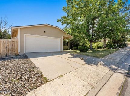 8570 Corrigan Way, Reno, NV 89506 Photo