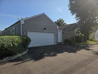 960 Dartmouth Drive, Wheaton, IL 60189 primary photo