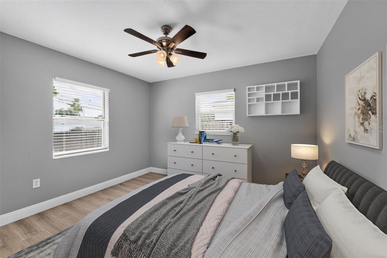 5235 Robin Lane N, Saint Petersburg, FL 33714 Photo