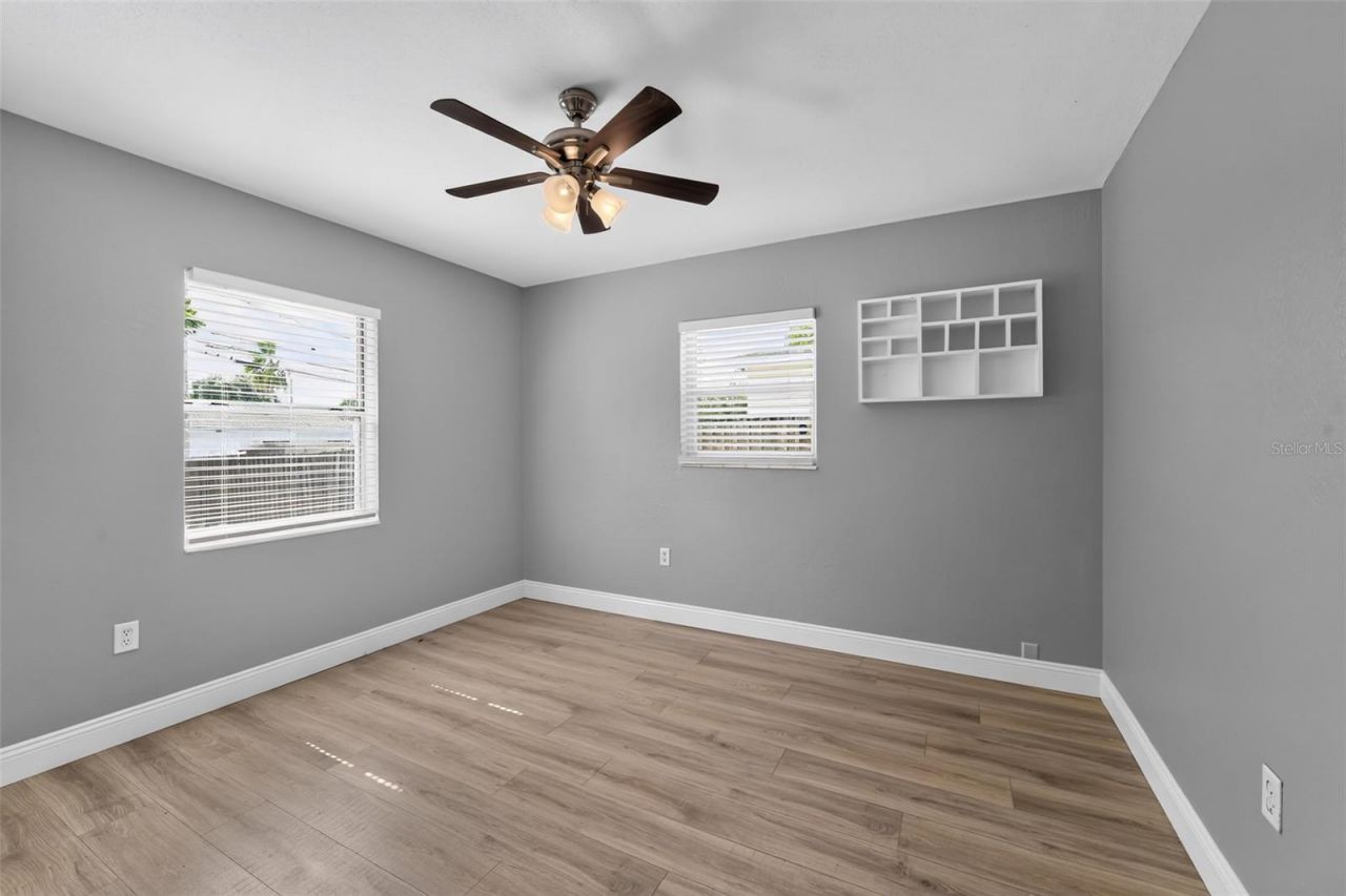 5235 Robin Lane N, Saint Petersburg, FL 33714 Photo