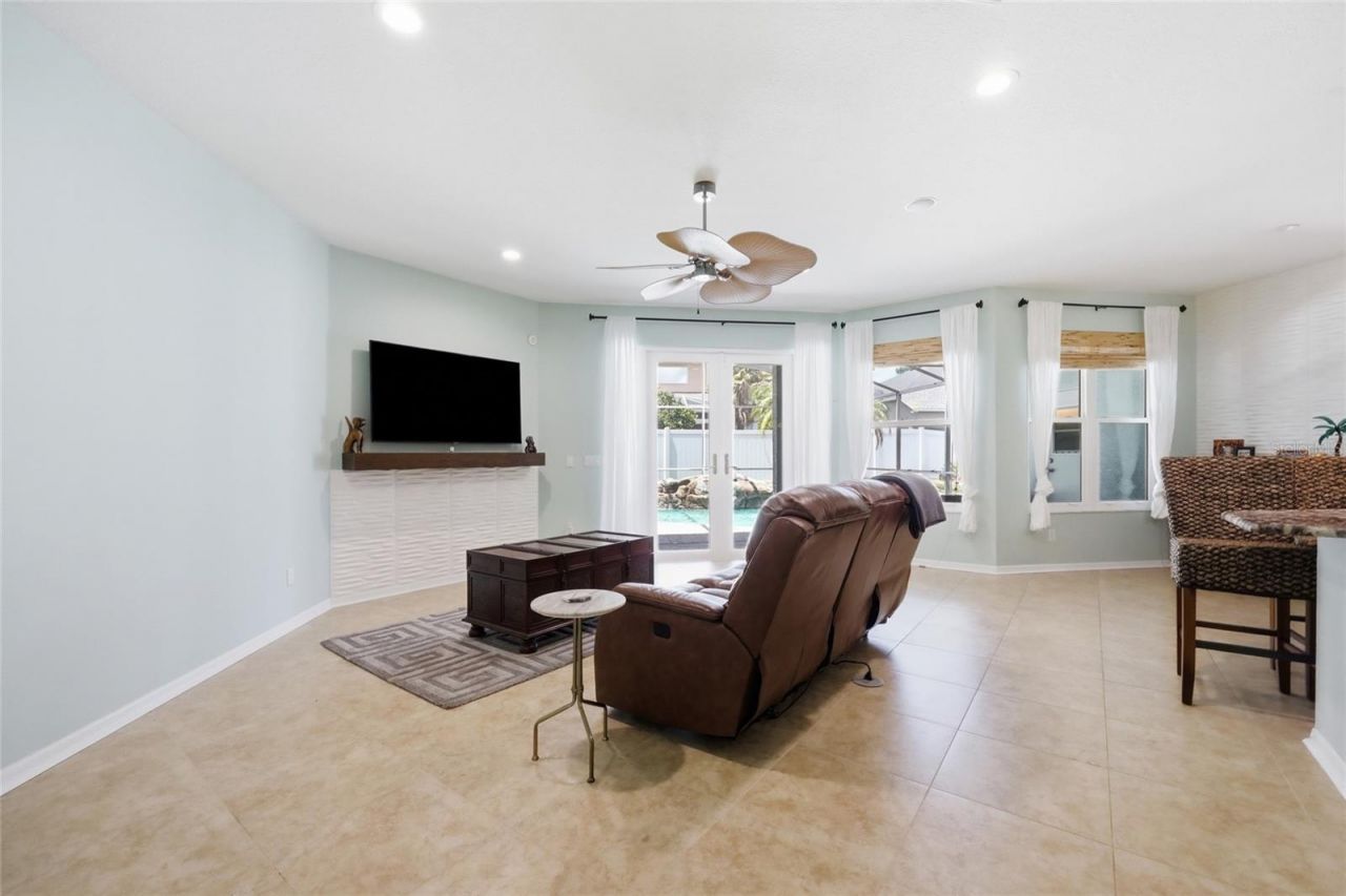 3661 Crescent Park Boulevard, Orlando, FL 32812 Photo