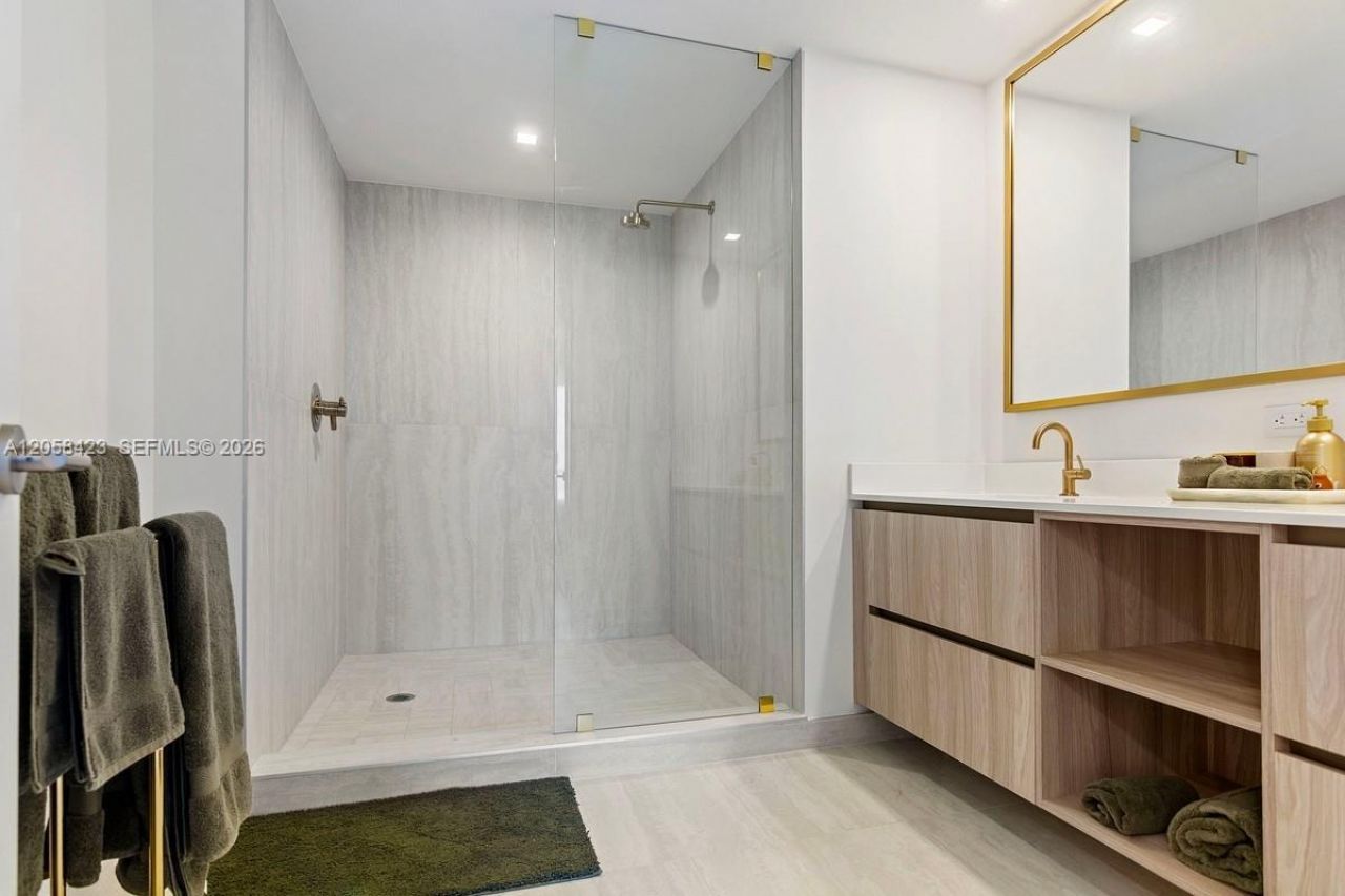 77 SE 5th Street , Unit 3902, Miami, FL 33131 Photo