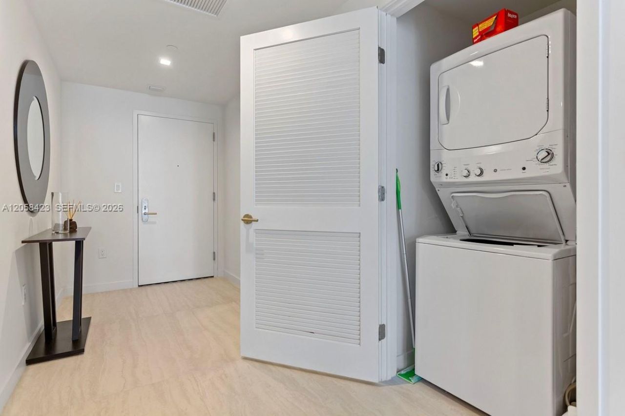 77 SE 5th Street , Unit 3902, Miami, FL 33131 Photo