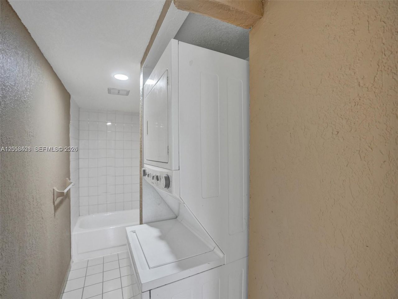 4166 Inverrary Dr , Unit 403, Lauderhill, FL 33319 Photo