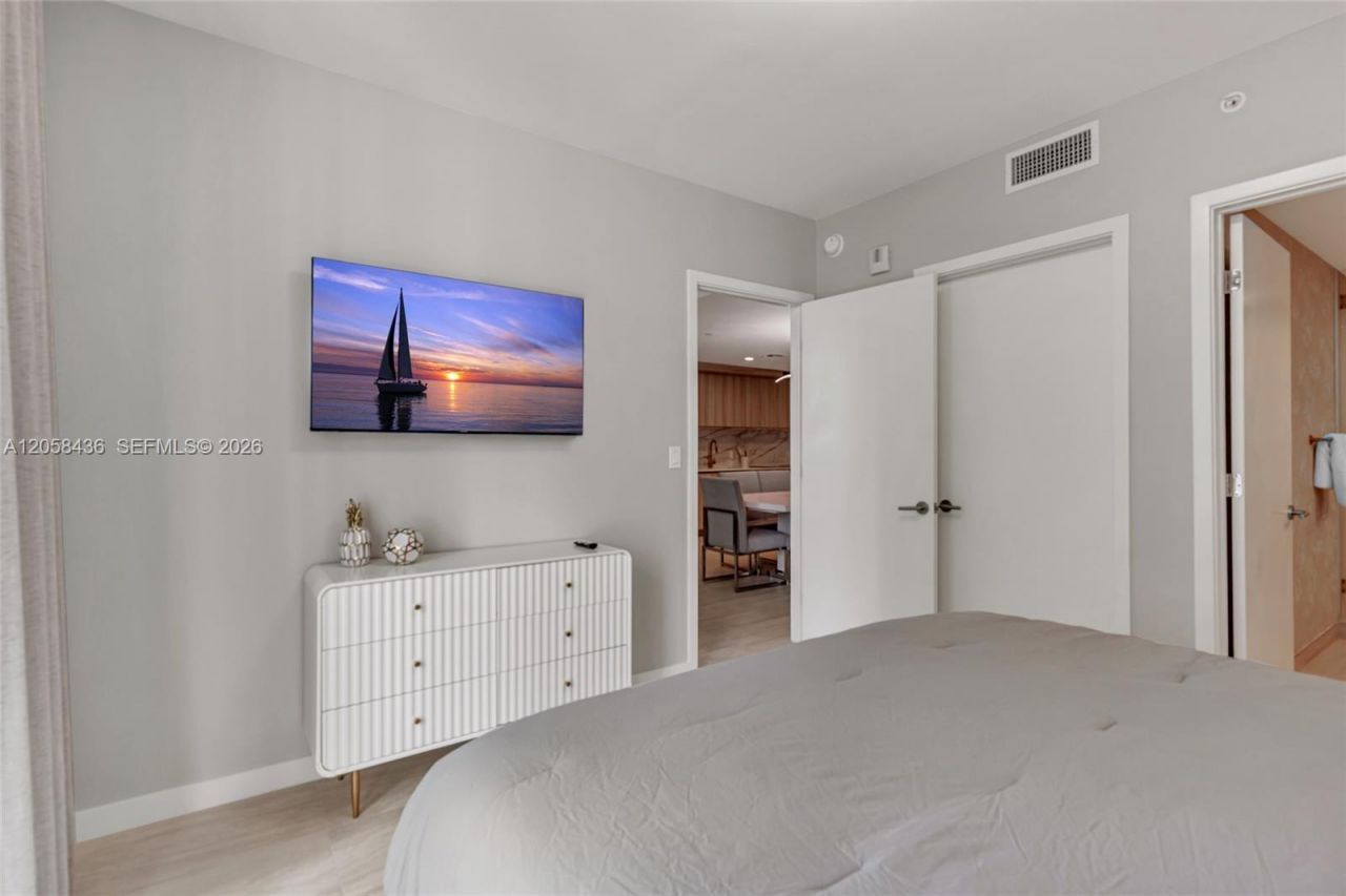 77 SE 5th St , Unit 2006, Miami, FL 33131 Photo