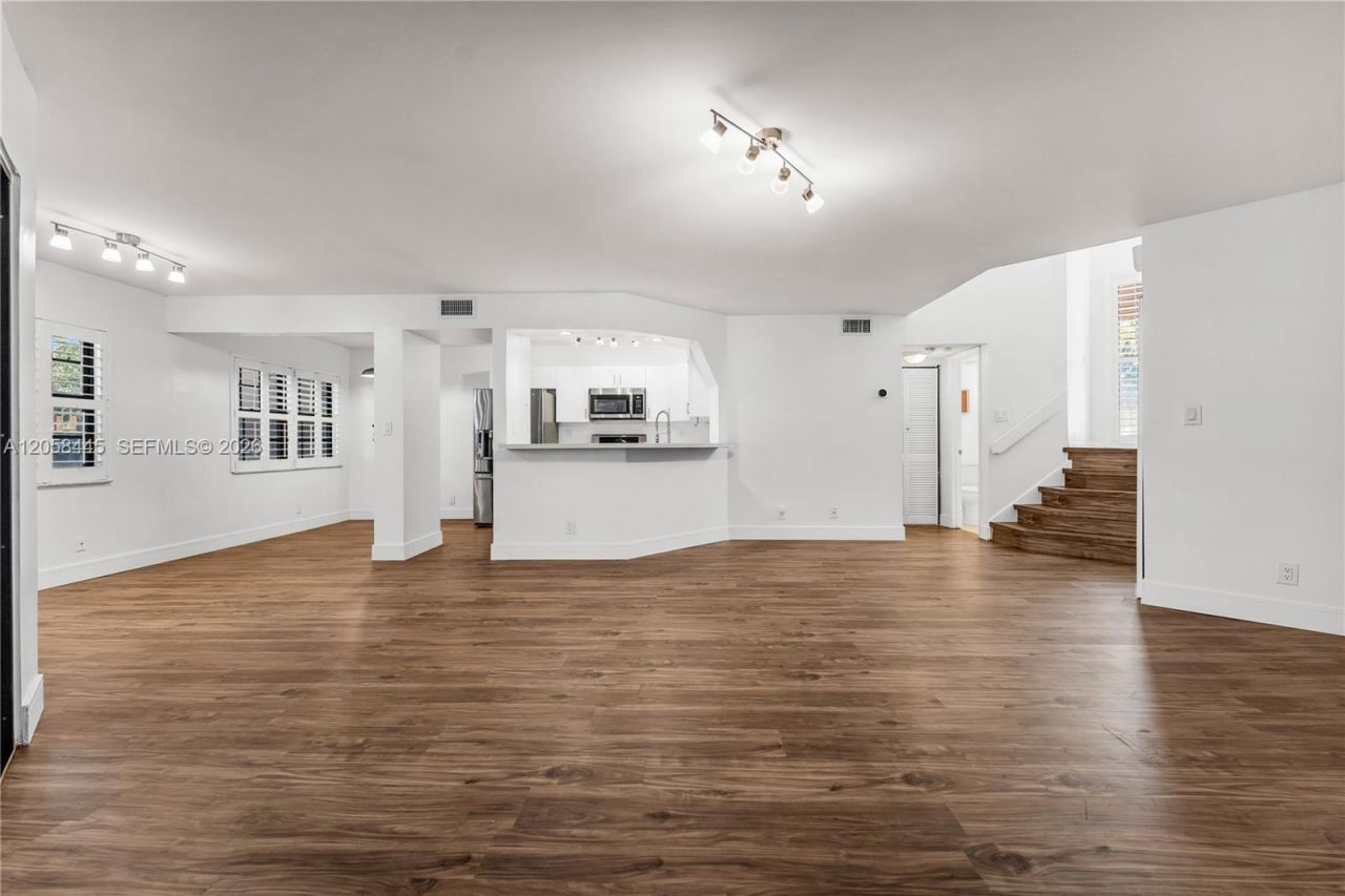 9005 W Sunrise Blvd , Unit 9005, Plantation, FL 33322 Photo