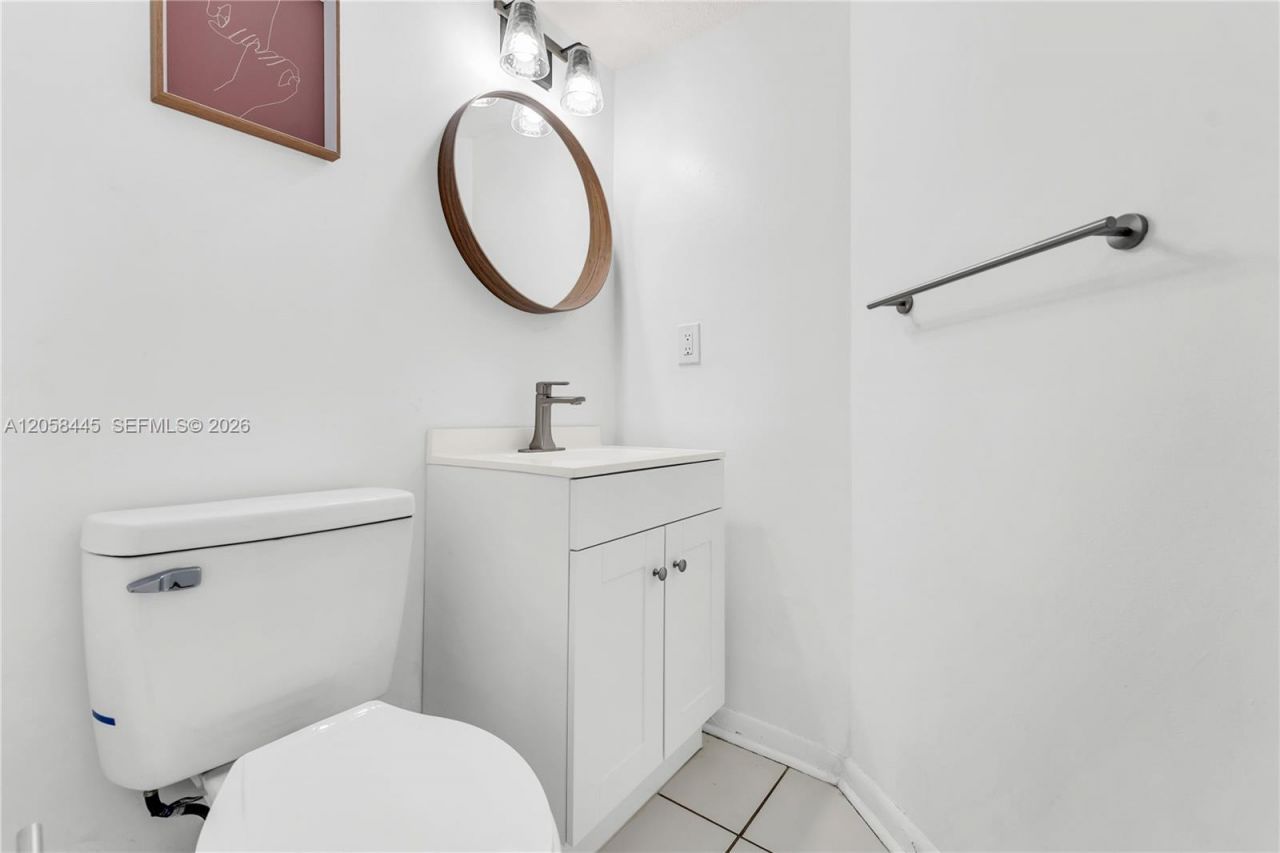 9005 W Sunrise Blvd , Unit 9005, Plantation, FL 33322 Photo