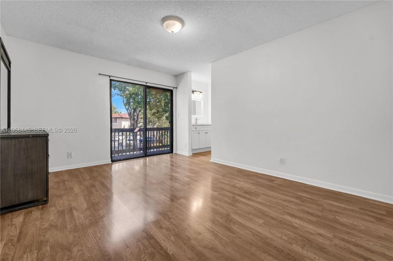 9005 W Sunrise Blvd , Unit 9005, Plantation, FL 33322 Photo