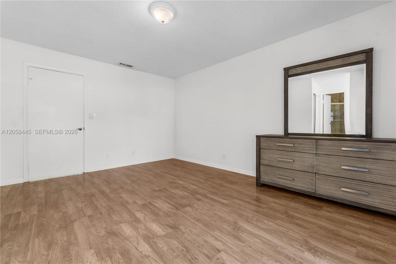 9005 W Sunrise Blvd , Unit 9005, Plantation, FL 33322 Photo