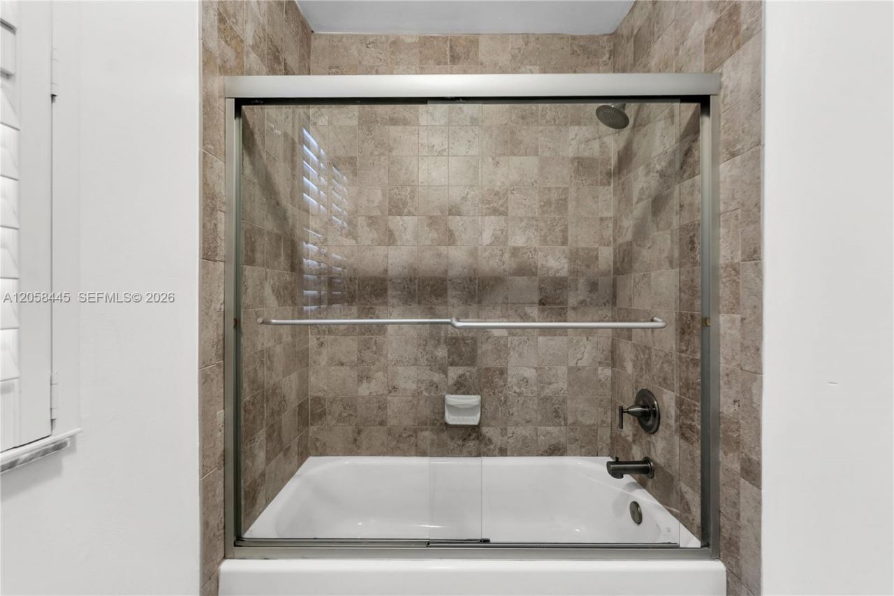 9005 W Sunrise Blvd , Unit 9005, Plantation, FL 33322 Photo