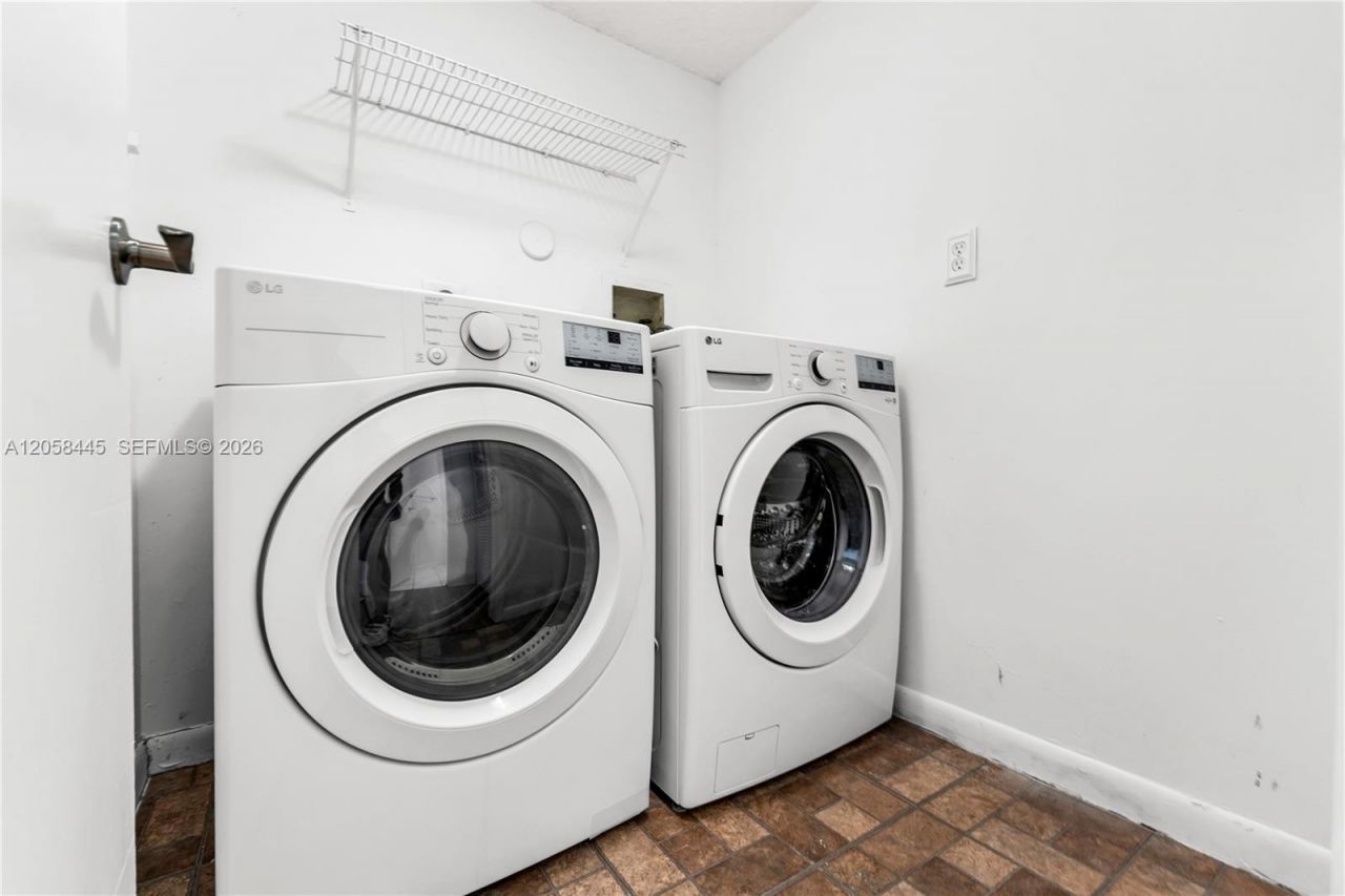 9005 W Sunrise Blvd , Unit 9005, Plantation, FL 33322 Photo