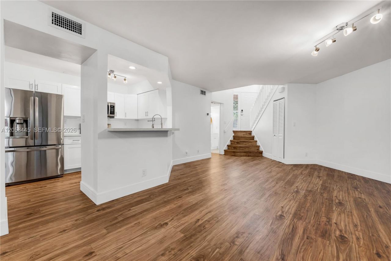 9005 W Sunrise Blvd , Unit 9005, Plantation, FL 33322 Photo