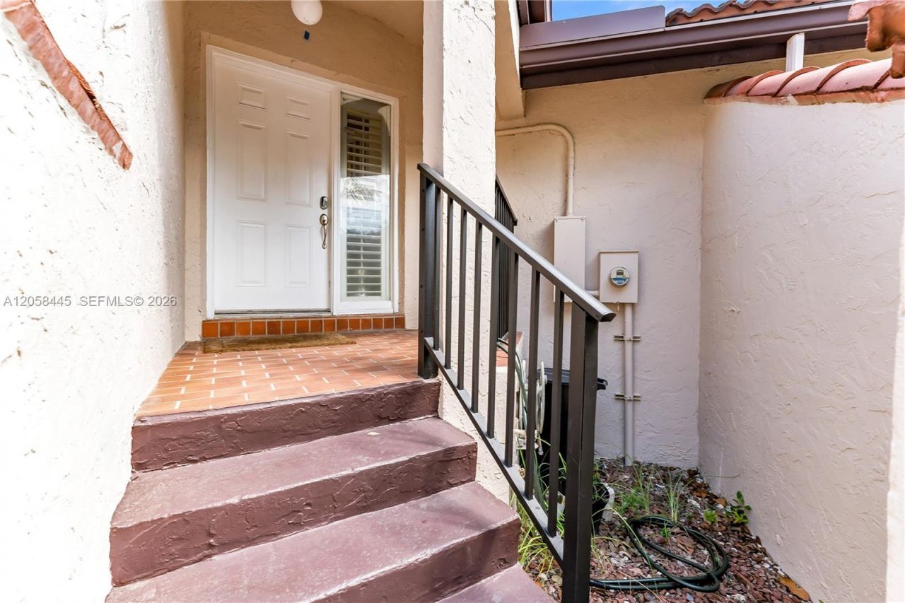 9005 W Sunrise Blvd , Unit 9005, Plantation, FL 33322 Photo