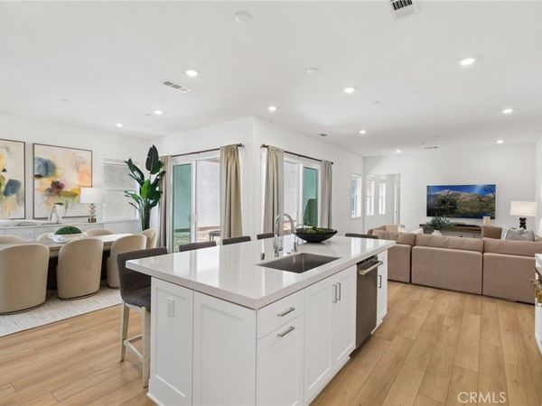 446 Sonia , Irvine, CA 92618